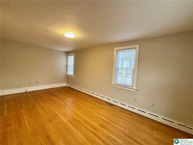 Foto del edificio - 221 E Chestnut St