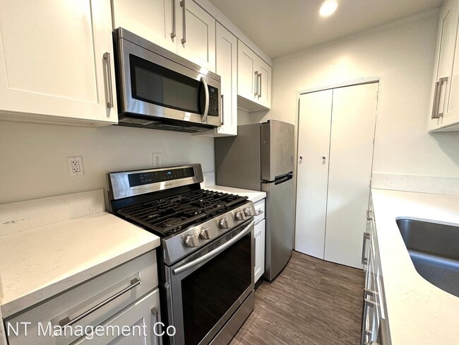 Building Photo - 1 br, 1 bath Apartment - 7100 Ramsgate Ave...