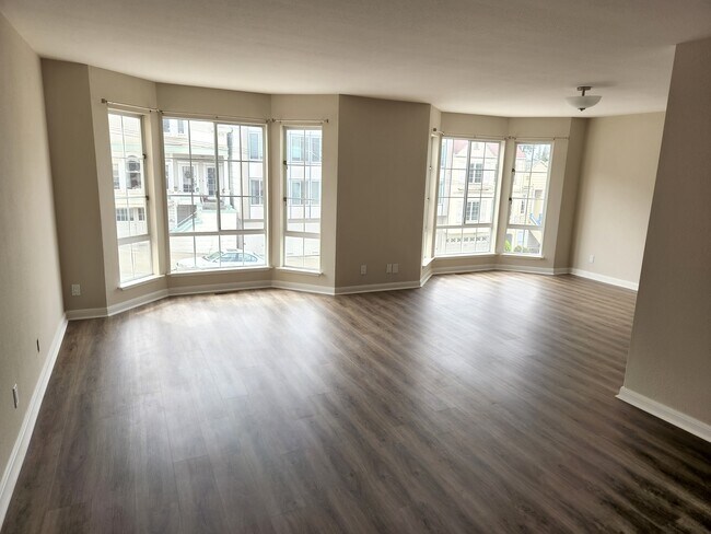 Building Photo - 1574 9th Ave