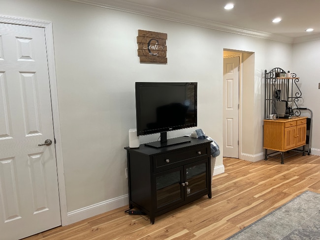 Photo - 1734 W Abingdon Dr Apartment