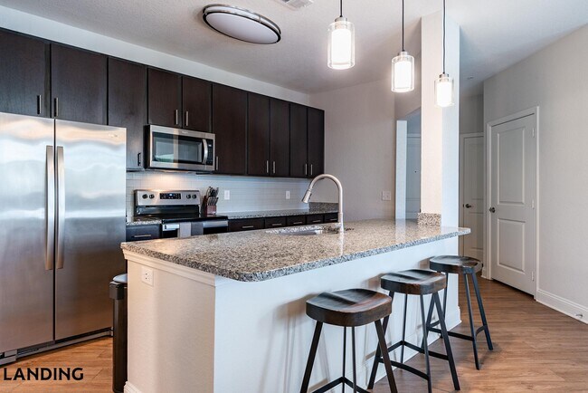 Foto del edificio - 1851 LPGA Blvd