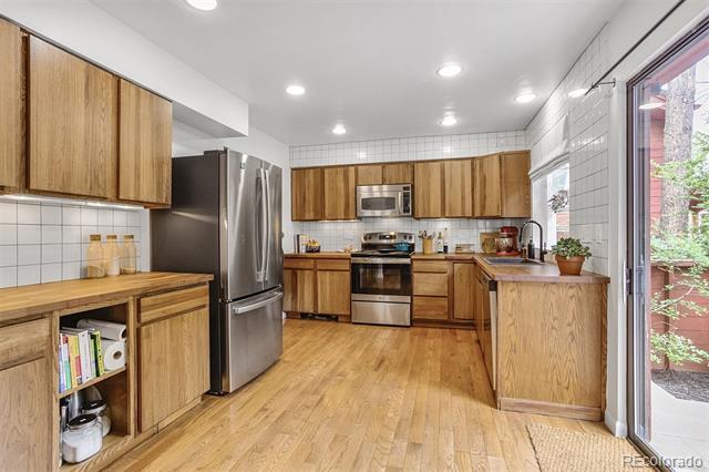 Foto del edificio - 23646 Genesee Village Rd