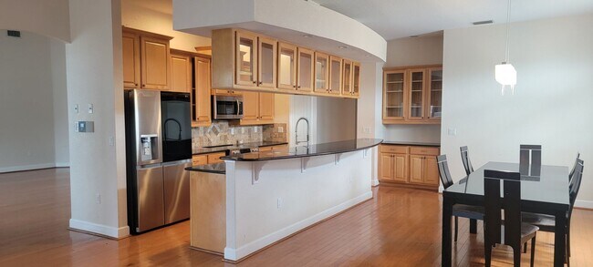 Building Photo - Large 3/2.5/2 PORT CHARLOTTE POOL HOME - c...