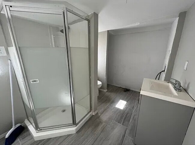 Foto del edificio - 2738 Spring St