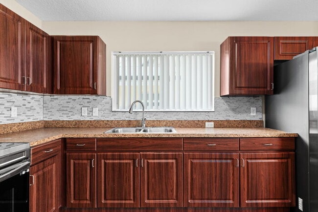 Building Photo - Move-in ready home in Wimauma!