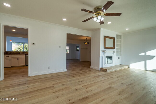 Building Photo - 3381 Gloria Dr