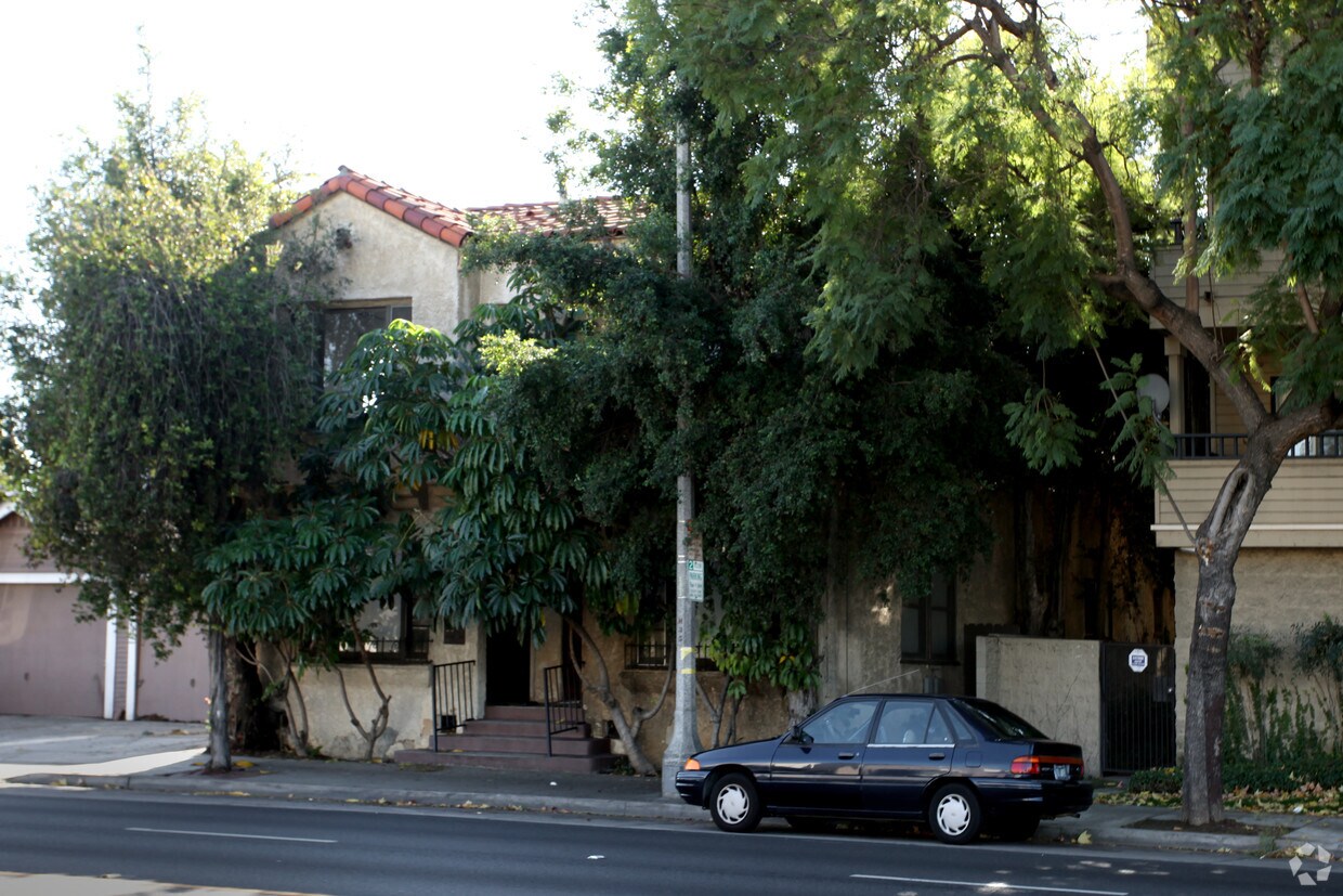 Foto principal - 3822 E 7th St