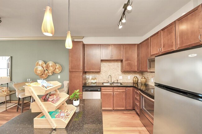 Foto del edificio - 6363 San Felipe St