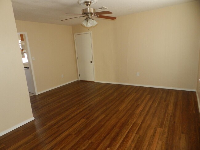 Foto del edificio - 2704 NW 26th St