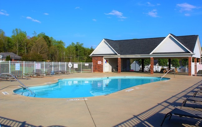 2 Sparkling Pools - Hudson Woods