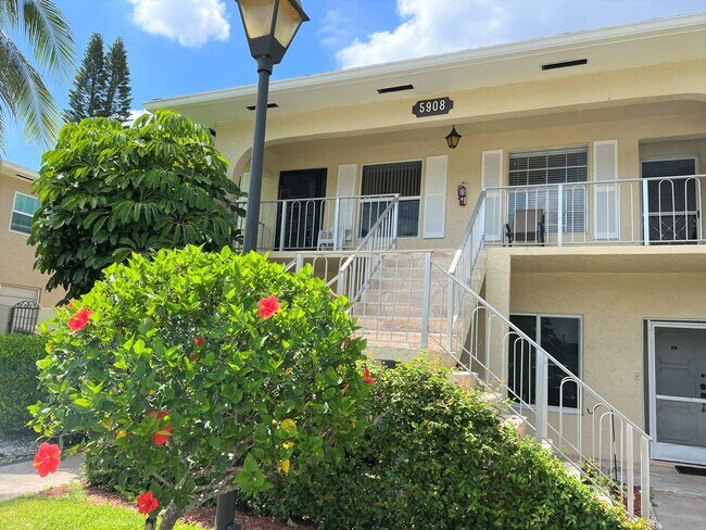 Foto del edificio - 5908 Via Delray Blvd