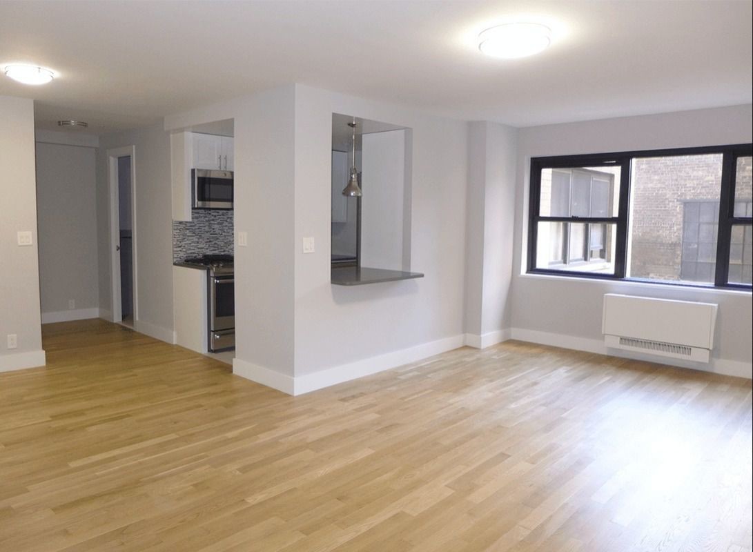 Foto principal - 301 E 48th St