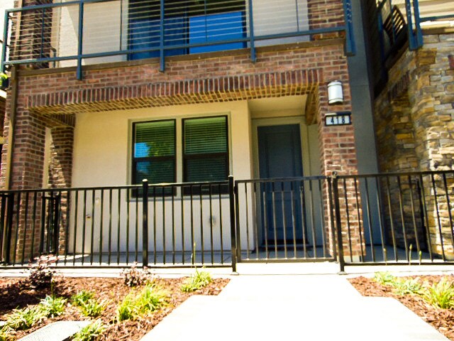Foto del edificio - Brand New, Beautiful 4 Bedroom 4 Bath Home