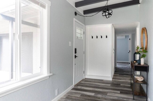 Building Photo - Beautiful Renovated Home in East Redding