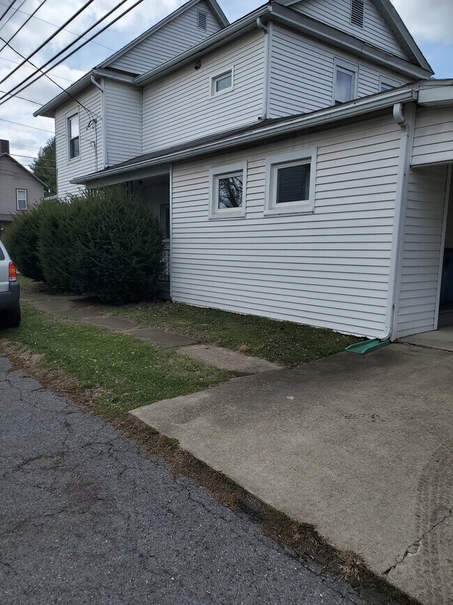 Vista lateral - 507 W Mahoning St