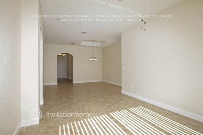 Building Photo - 859 SW 155th Ct