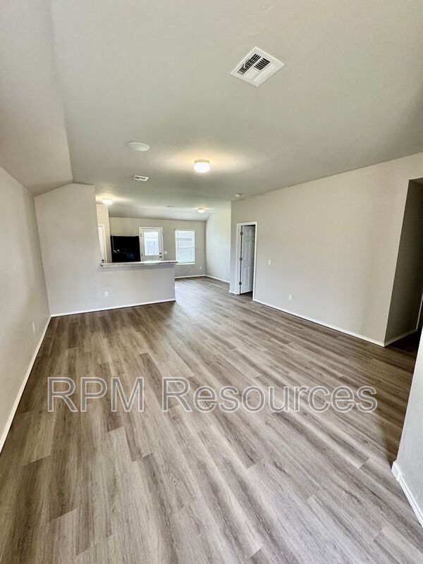 Building Photo - 1820 Hayes Ln