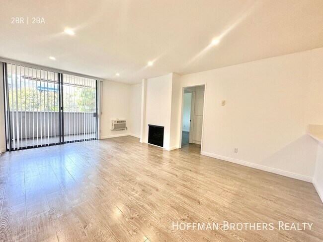 Building Photo - 724 N West Knoll Dr West Hollywood, CA 90069