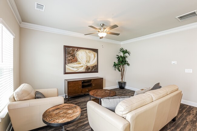 Foto del edificio - 49 Riley Cir