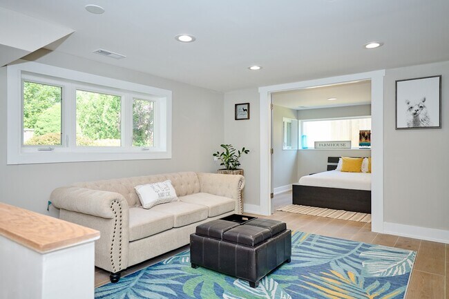 Foto del edificio - 1226 Longmeadow Dr