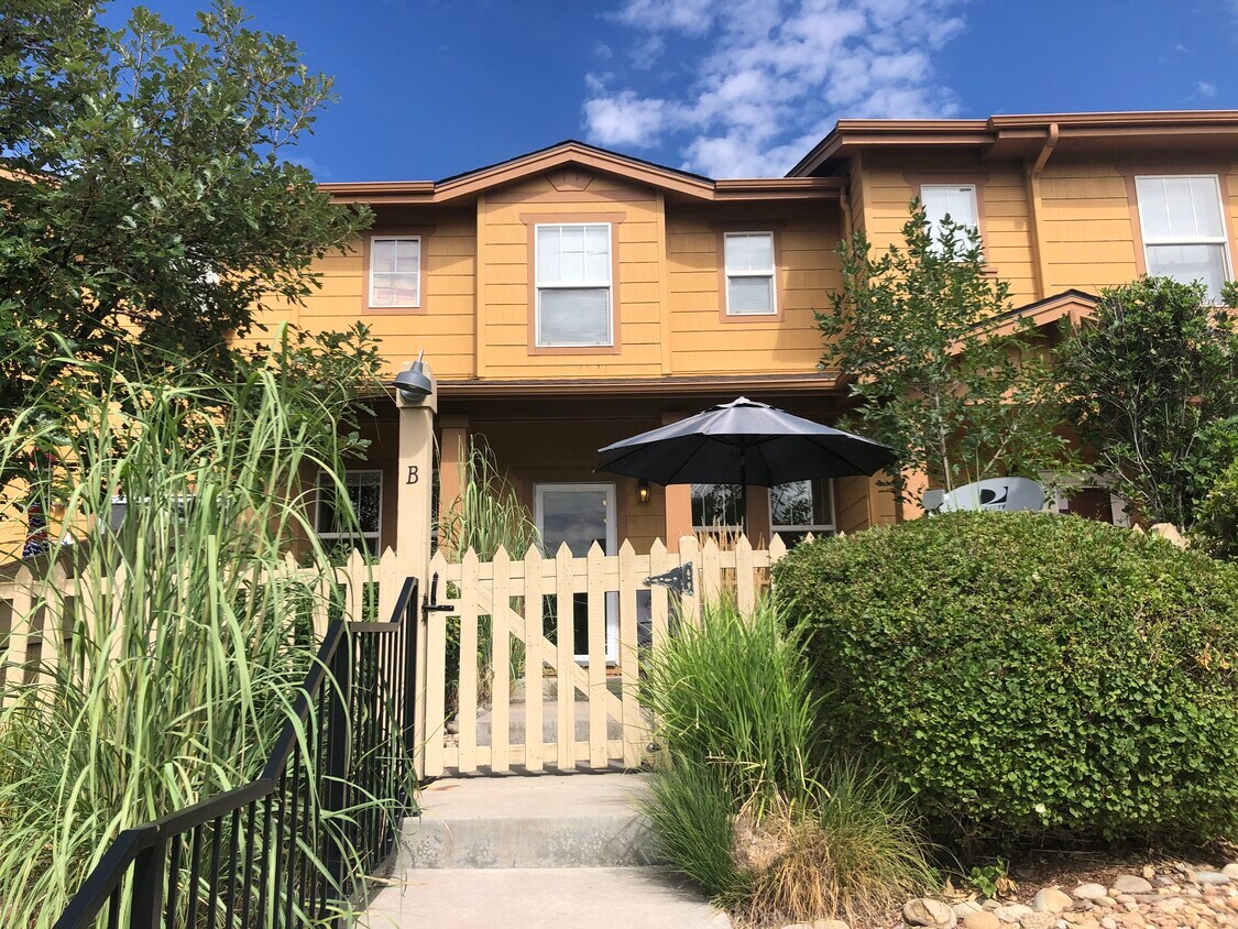 10441 Truckee St Unit B, Commerce City, CO 80022 Condo for Rent in