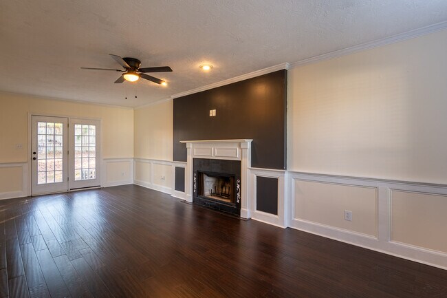 Foto del edificio - 1051 Waltons Ct