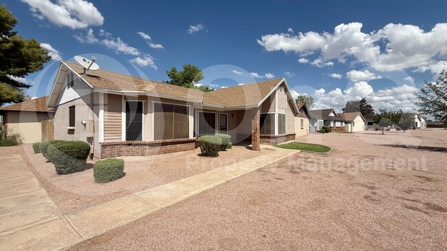 Building Photo - 1055 N Recker Rd