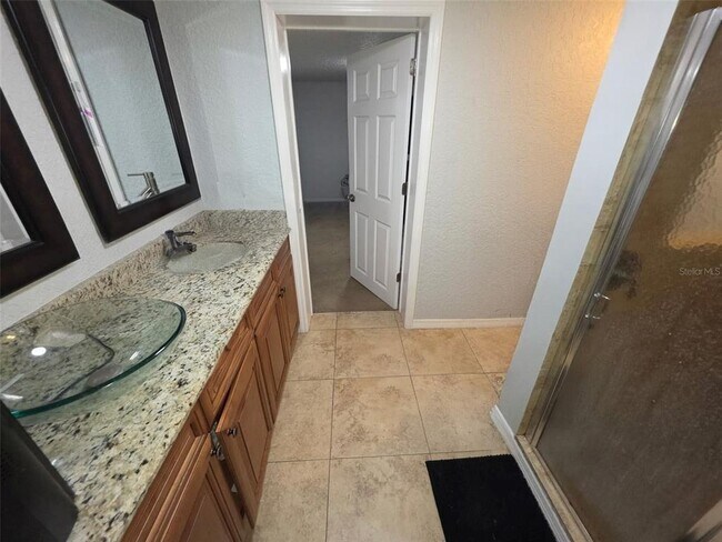 Building Photo - 4425 Fairview Ave