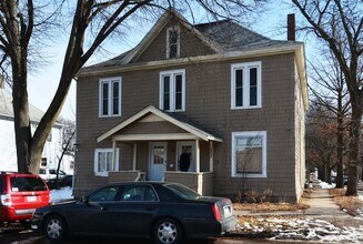 Building Photo - 602 N Mendota St