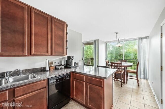 Building Photo - 6012 Forest View Rd