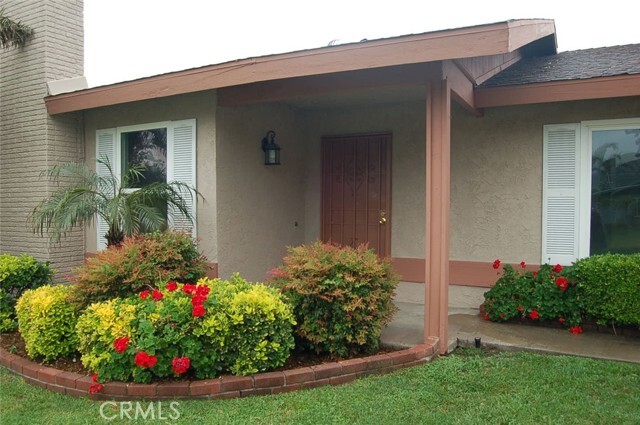 Foto del edificio - 5564 Louise St