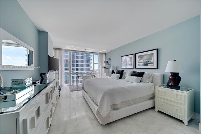 Foto del edificio - 6801 Collins Ave