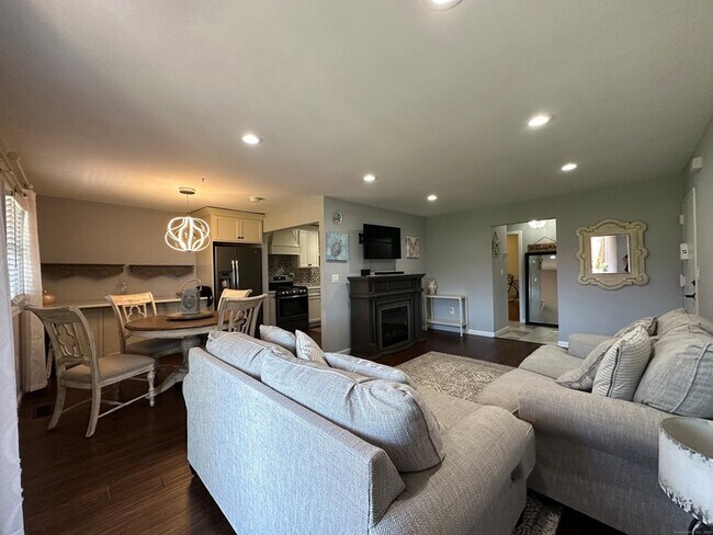 Building Photo - 61 E Broadway