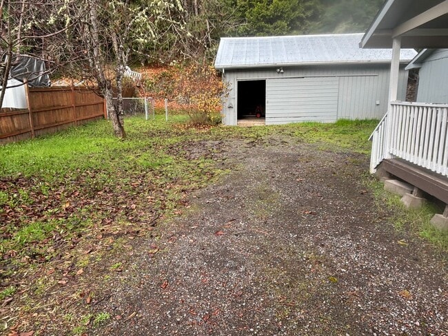 Building Photo - 48015 W 2nd St