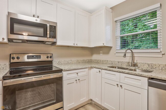 Building Photo - 6056 Dana Dr NW
