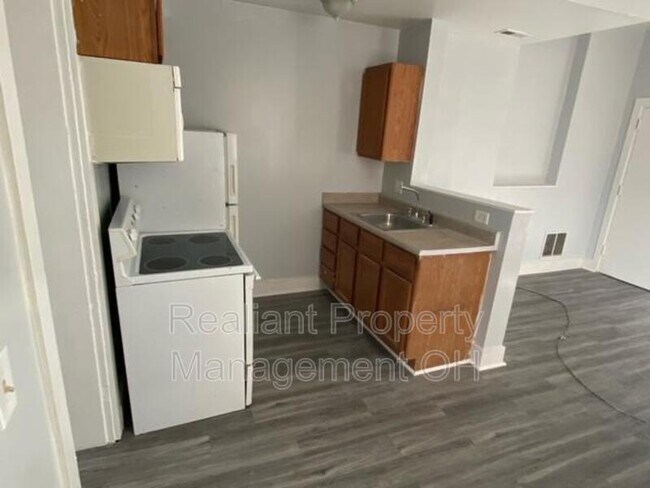 Foto del edificio - 3107 Colerain Ave