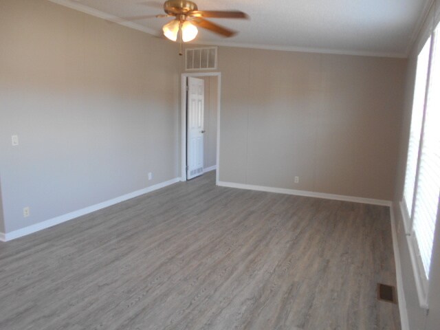 Building Photo - 205 Pepperberry Ct