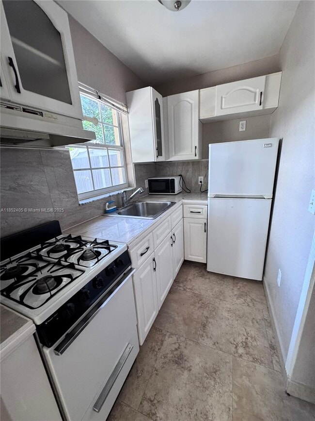 Foto del edificio - 955 SW 75th Ave