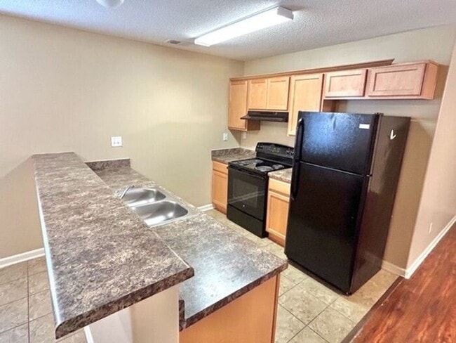 Foto del edificio - Tired Of Apartment Living? Check Out This ...