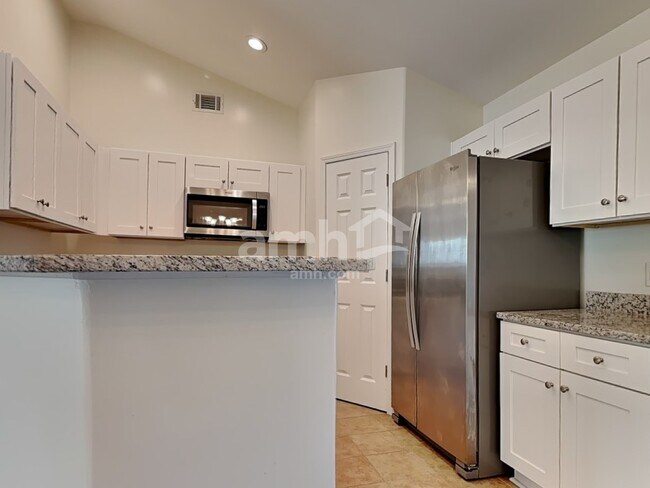 Foto del edificio - 163 Willow Point Cir