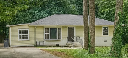 Building Photo - 582 Boyds Dr SE