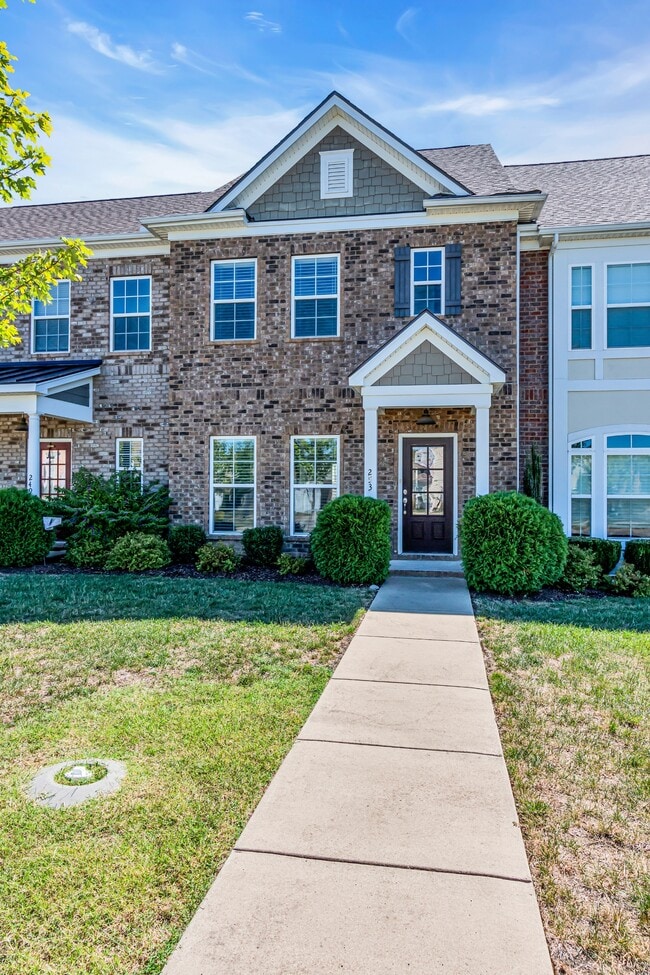 Building Photo - 253 Mary Ann Cir