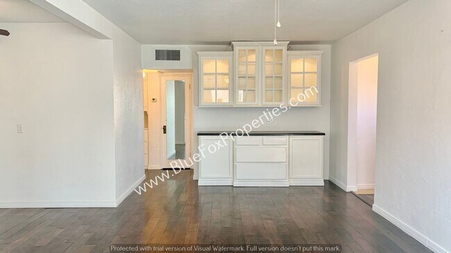 Building Photo - 1510 E Silver St