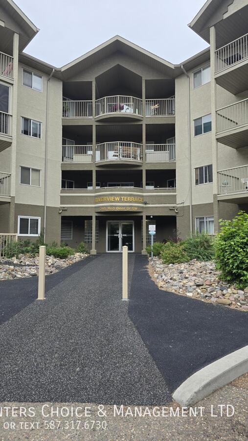 Building Photo - 245 Red Deer Dr SW