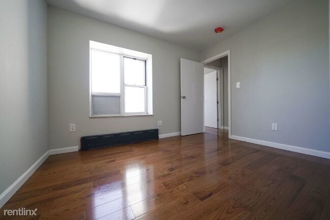 Building Photo - 21-38-38 38th St