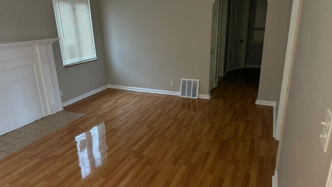 Foto del edificio - 10370 Britain St