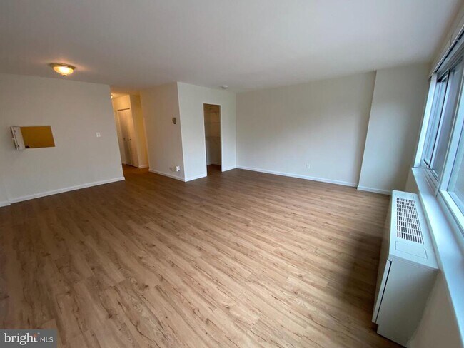Foto del edificio - 1330 New Hampshire Ave NW