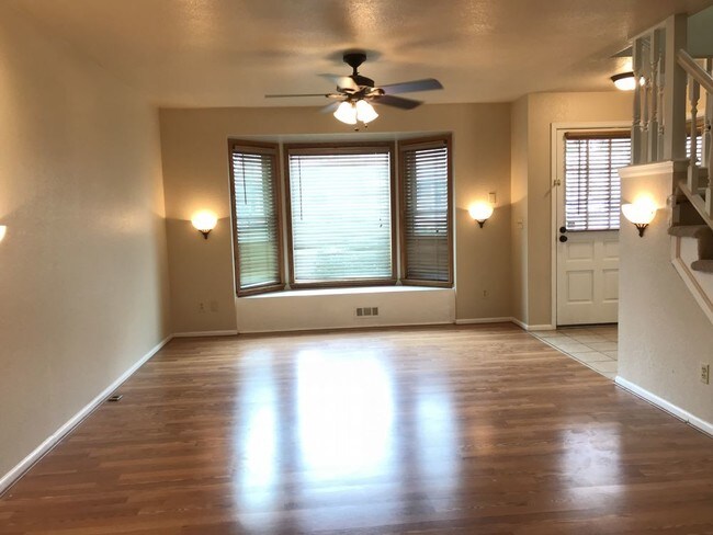 Building Photo - 2229 Ranch Dr