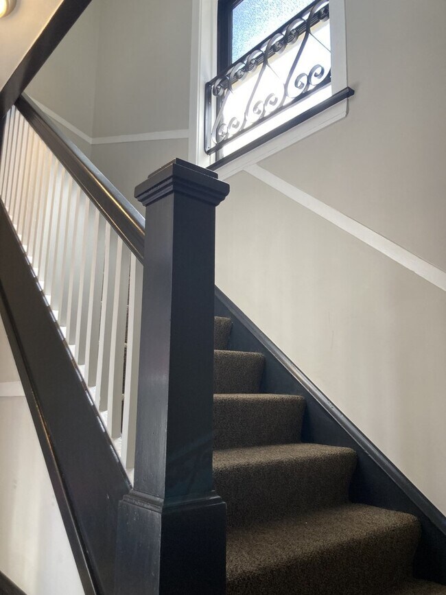 Foto del edificio - 619 Washington Blvd