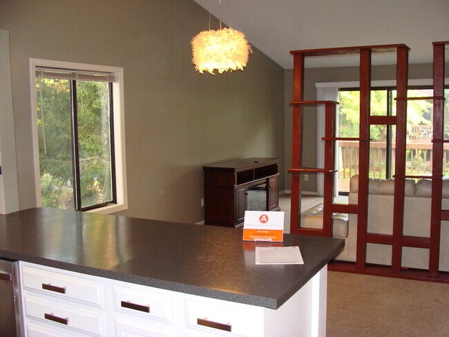 Building Photo - Bradford Place 2 Bedroom Condo